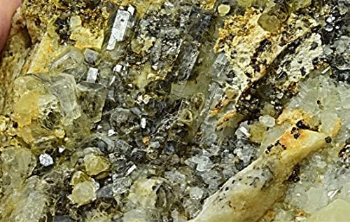 4182 Gram Fluorescent Afghanite Specime com Wernerite Scapolite Crystal Cluster