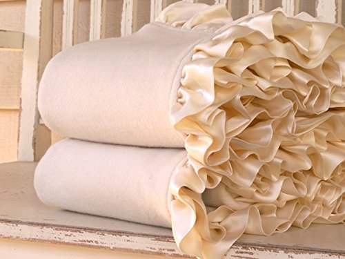 Robbie Adrian Organic Cotton Fleece Baby Blanket Natural com Ruffle de seda 32 x38
