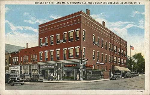 Corner de Arch e Main, mostrando a Alliance Business College Alliance, Ohio OH Original Antique Postcard