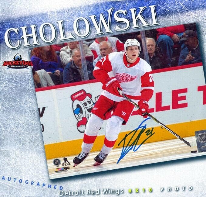 Dennis Cholowski assinou Detroit Red Wings 8x10 Foto - 70065 - Fotos autografadas da NHL