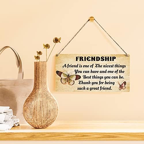 Amigos assinam a amizade engraçada da fazenda é a coisa mais legal de madeira pendurada placa rústica