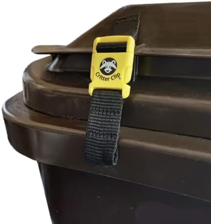 Sistema de travamento de tampa universal de clipe de clipe para latas de lixo ao ar livre para parar de guaxinins, animais de estimação e vento. Kit simples de instalar, trava de tampa pesada, liberação fácil de mão única.