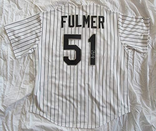 Carson Fulmer autografou a camisa de Chicago White Sox com prova, foto de Carson assinando para nós,