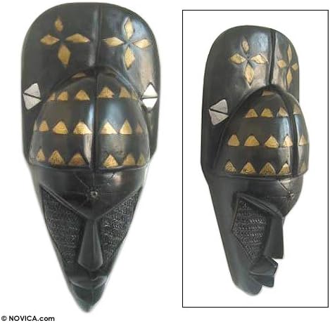 Novica decorativa grande máscara de madeira ganense, preta, 'prosperidade'