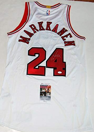 Lauri Markkanen assinou White Authentic Pro Style Jersey JSA - camisas da NBA autografadas