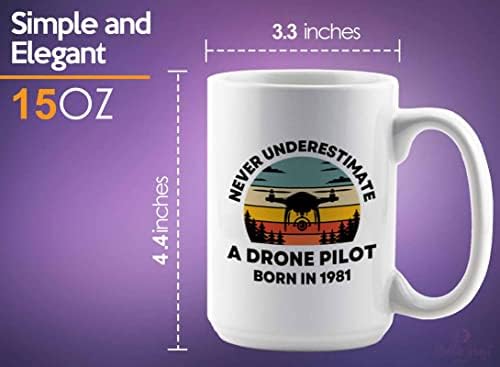 Bubble Abraços 1981 Caneca de café de aniversário 15oz White, Drone Pilot Nascido em 1981-41º presente de aniversário