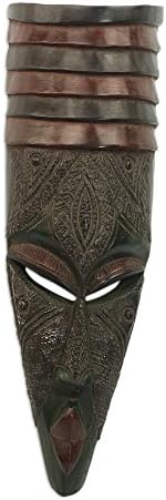 Novica Decorativa Máscara de madeira grande, verde, vitoriosa '